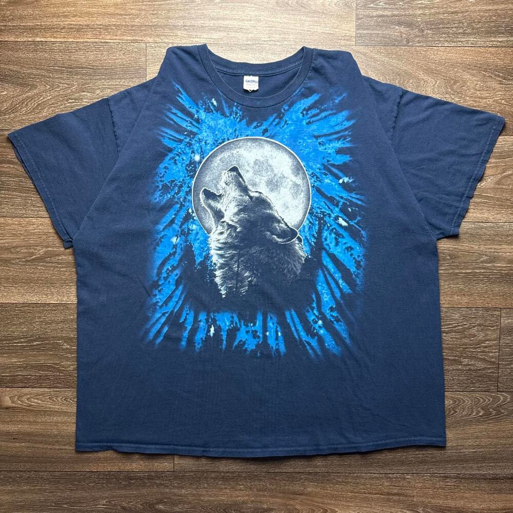 Y2K Gildan Wolf Moon Tie Dye Graphic Tee
Blue Splatter Background & Wolf